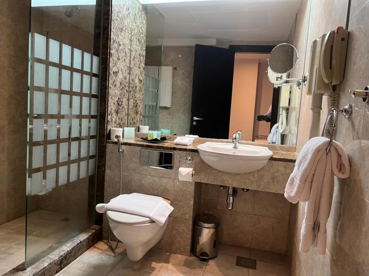 ル ジャジーラ クラブ ホテル アブダビ 部屋 写真